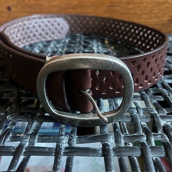 Brown Leather Belt Perforated Silver Buckle Chunky Size Medium New With Tag - Picture 1 of 6